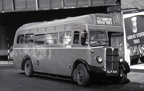 Newly repainted T511 at Finsbury Park