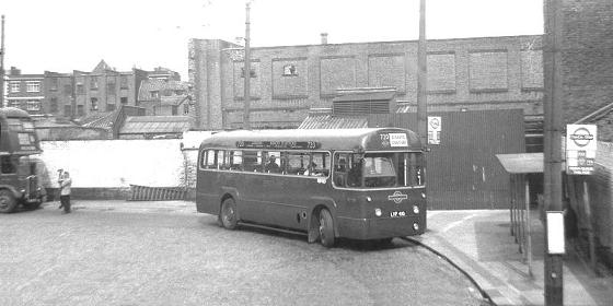 Green Line 720 at Aldgate