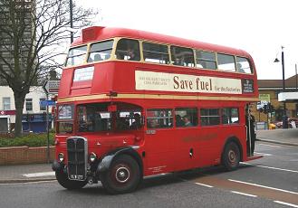 RT190 arrives at Leyton Green