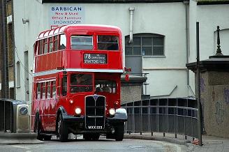 RLH23 crosses the Lea Navigation