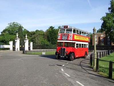 STL2377 running J9 on the 27 at Kew Green